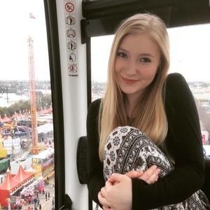 Meet your Posher, Julia